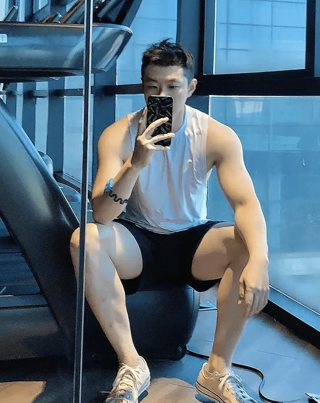 图片[15]-冷白皮肌肉0，大翘臀白白香香的真好看-小蓝短视频