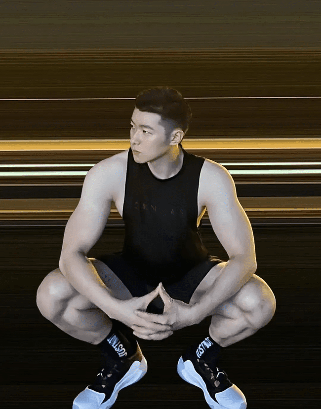 图片[12]-冷白皮肌肉0，大翘臀白白香香的真好看-小蓝短视频