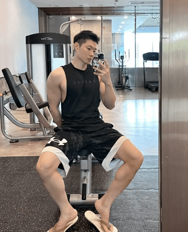 图片[10]-冷白皮肌肉0，大翘臀白白香香的真好看-小蓝短视频