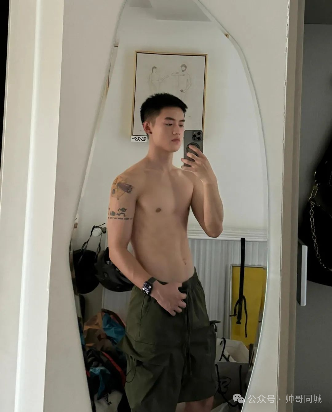 薄肌寸头帅哥狙击通讯录们的心脏