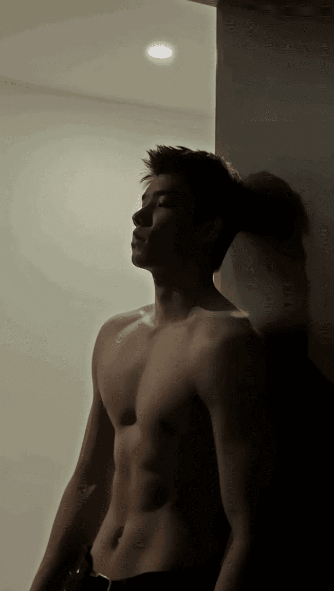 图片[4]-白嫩阳刚帅气篮球体育生，做你老公你会几点回家？-小蓝短视频