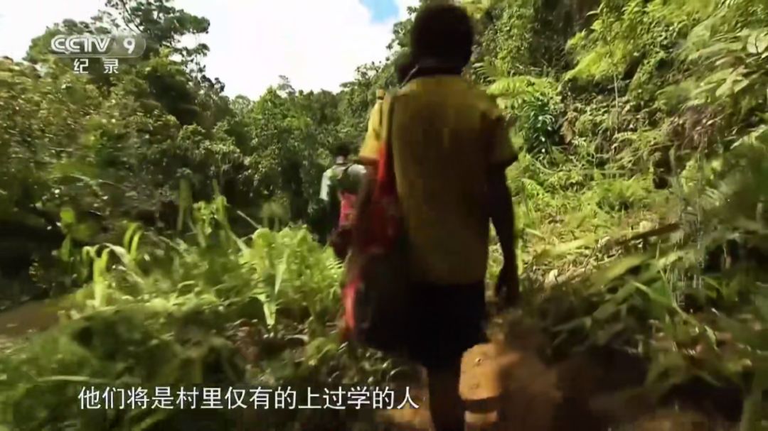 看哭10万人的9.6分神作出续集，有一群孩子为了上学可以赌上性命