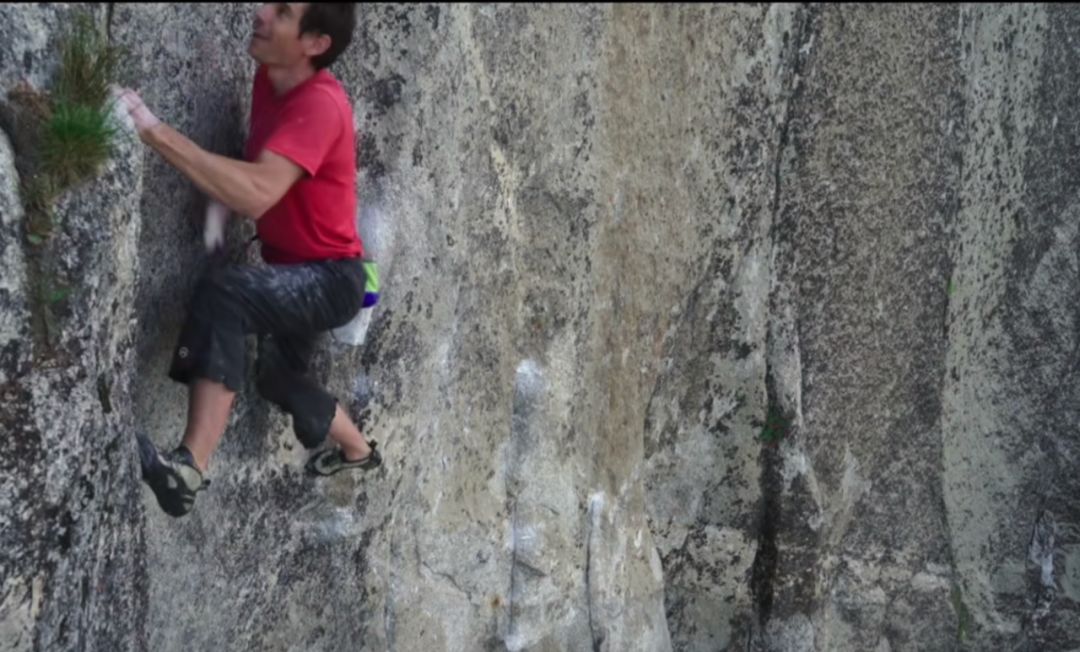 因为热爱，他抛弃学业和爱情，与死神竞赛，却收获了最想要的人生
