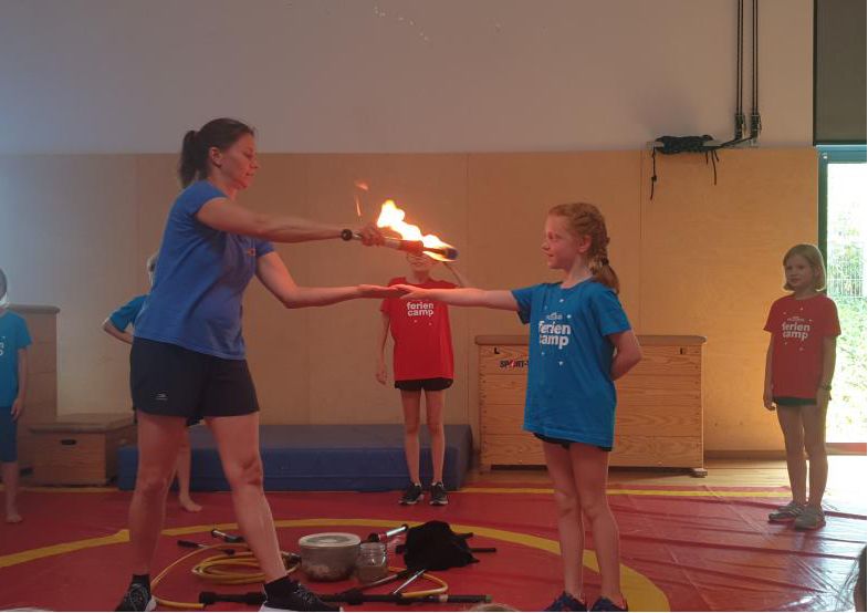 德国人是怎样培养孩子自信心的？从风靡学校的马戏团项目说起