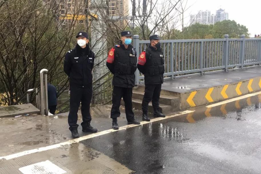 警徽