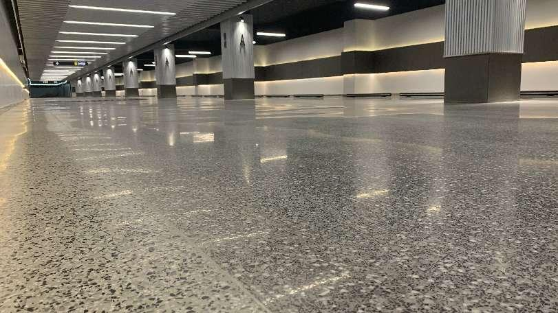 无机磨石地坪是以特种水泥作为主要粘结剂配合其他胶凝材料制成的地面