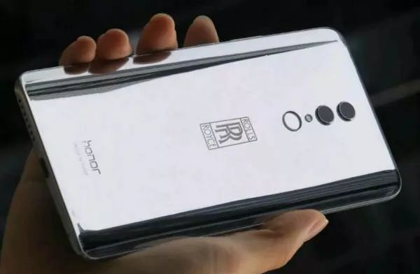 三星Galaxy S10手機繼續曝光：採用超聲波屏下指紋識別 | 疑似榮耀Note10勞斯萊斯定制版現身 科技 第4張