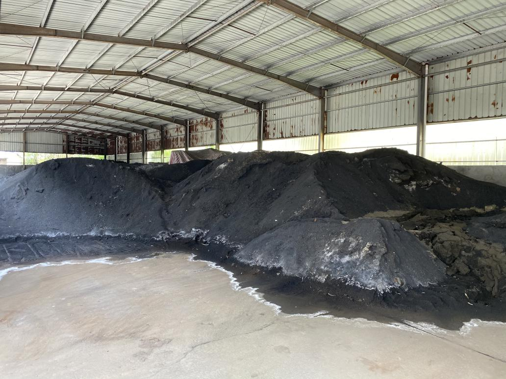 南陵一危险废物经营单位危废固废管理有缺失