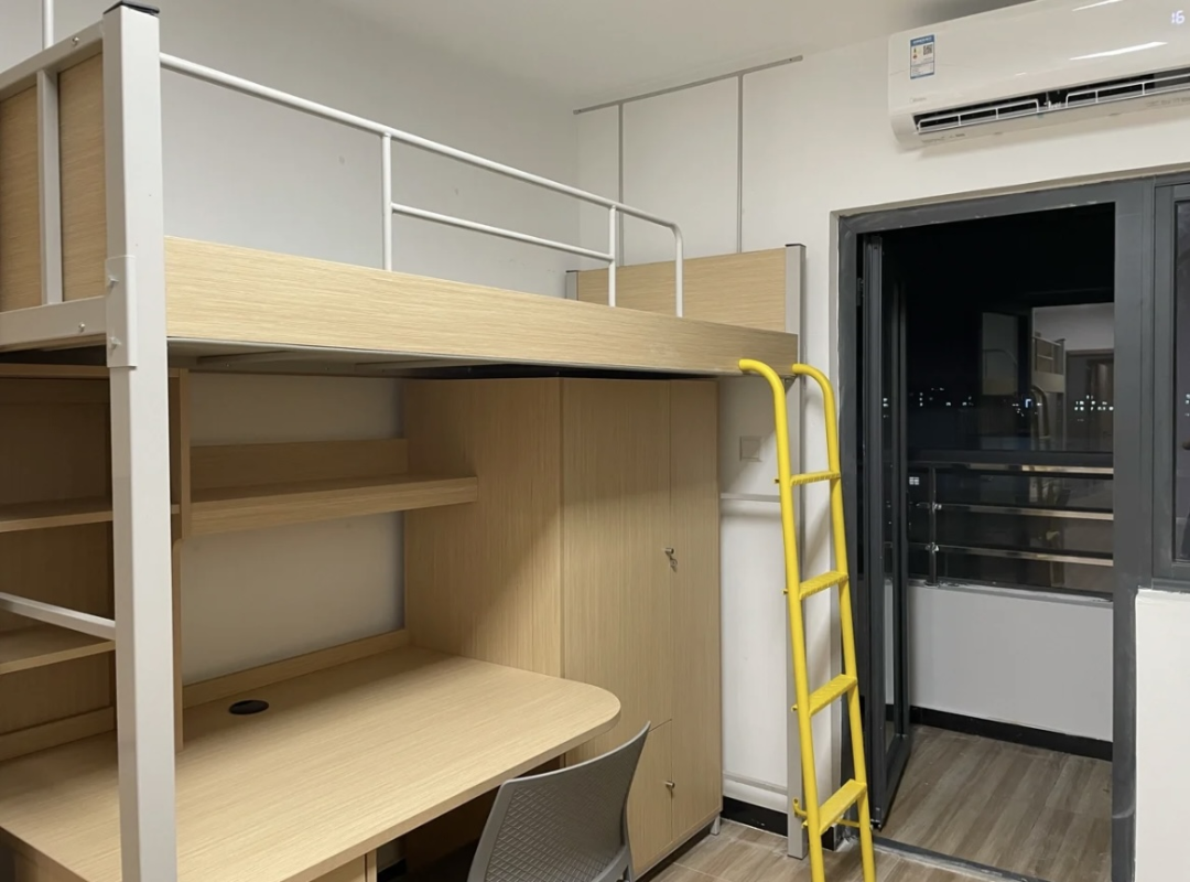 [gf]1f3eb[/gf]西安外国语大学(图片来源:小红书)豪华单人间!