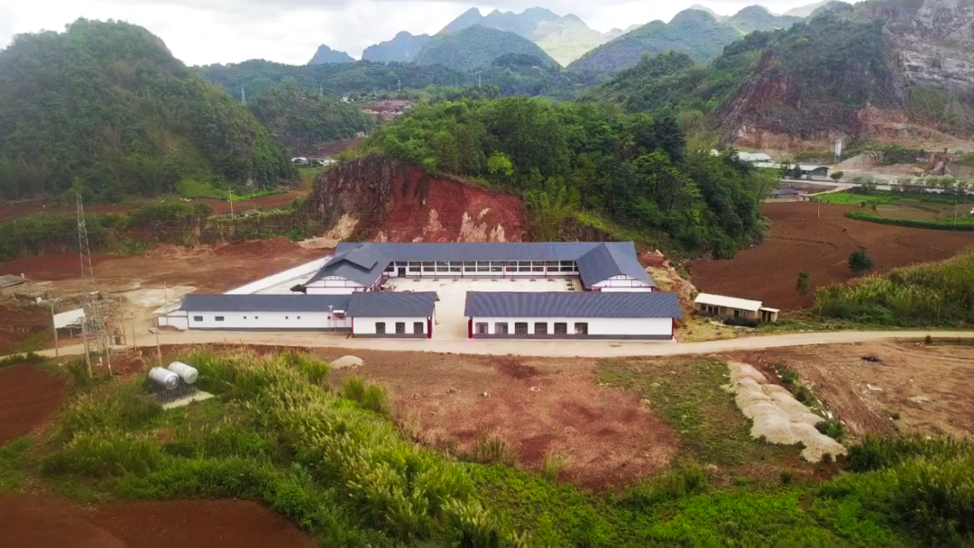 中国工程院党组书记、院长李晓红一行赴澜沧云辉酒业调研，云辉酒业当天正式投产