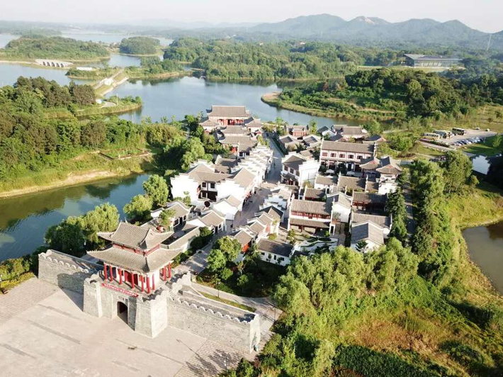 蕲春县s236永发农家乐东南方向150米雾云山梯田生态旅游区99一键