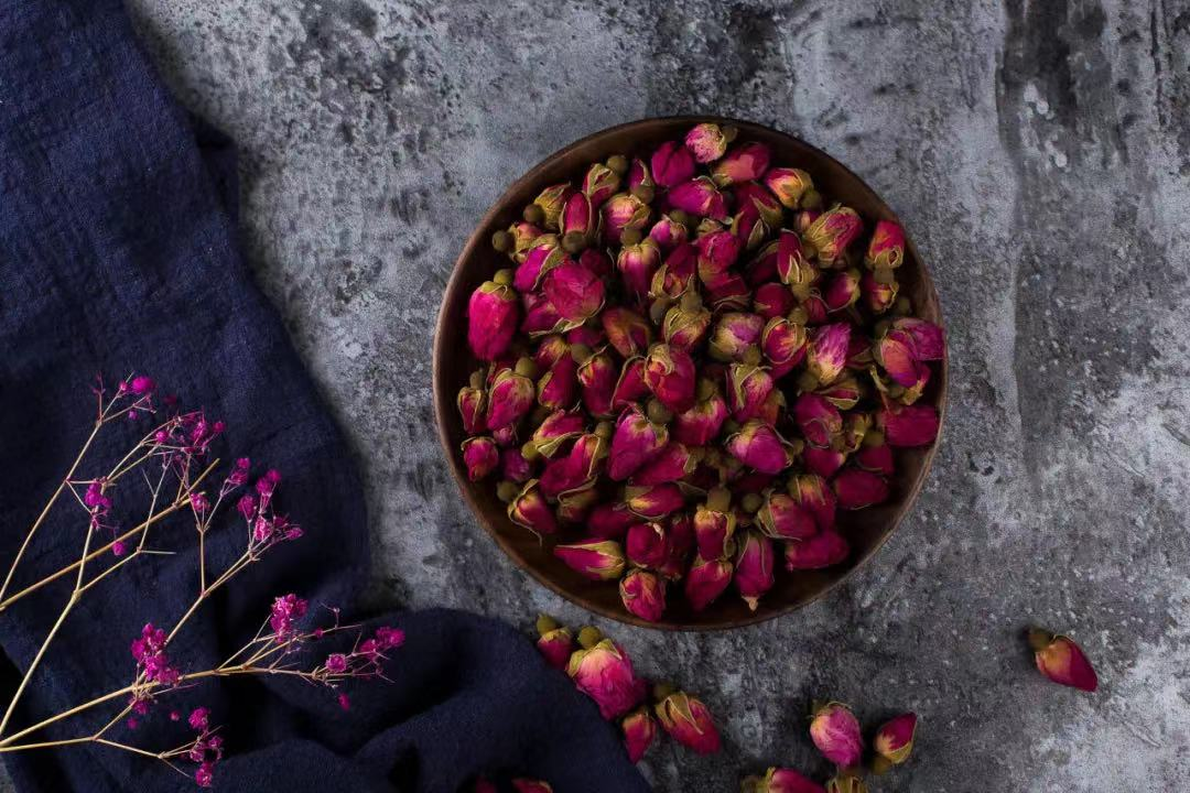 暑天自制中药花露清热解毒悦脾开胃