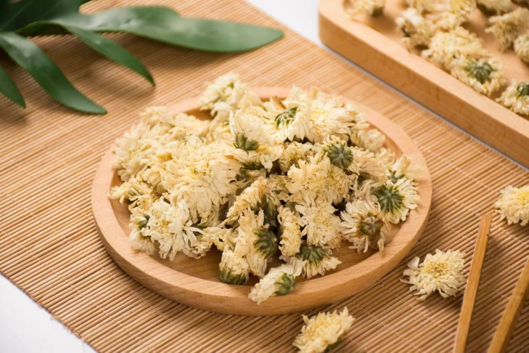 暑天自制中药花露清热解毒悦脾开胃