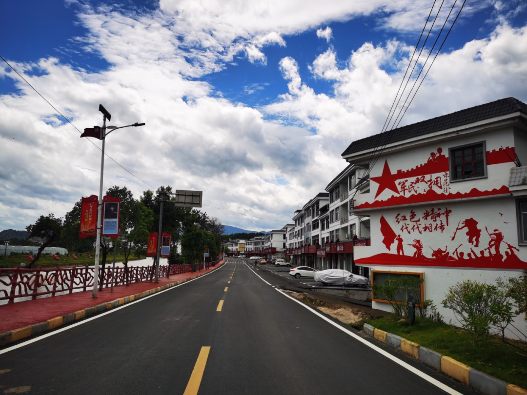 石城县横江镇四个起来开创双拥示范新局面