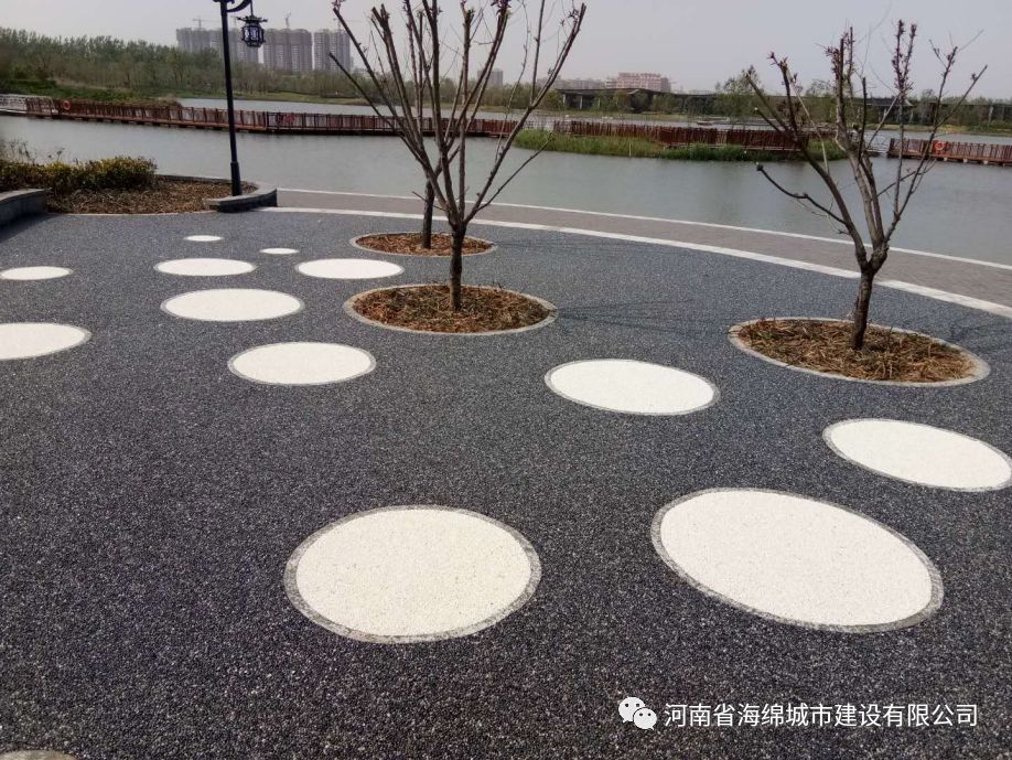材料库|聚氨红8彩票网址酯基透水路面——一款具有卓越?生态环保呼吸功能的高档路面铺装材?料 材料库|聚氨酯基透水红8彩票网址路面——一款具有卓越生态环保呼吸?功能的高档路面?铺装材料