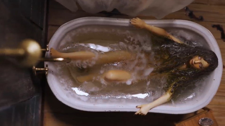 浴室惊魂：油管博主用3D打印逼真再现恐惧妄想场景的图14