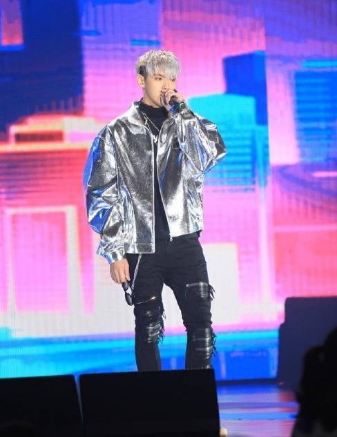 吴亦凡鬼畜新单曲吃个面包再上台萌到吐奶啊