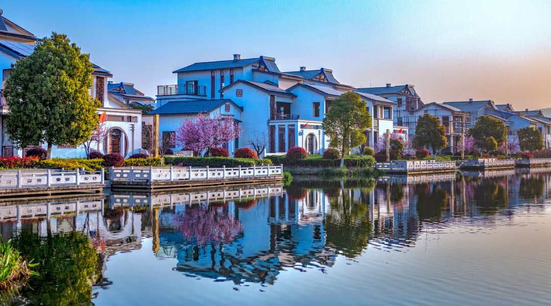 江阴市周庄镇山泉村党委山泉村党委书记李全兴说:"在党的百年华诞之际