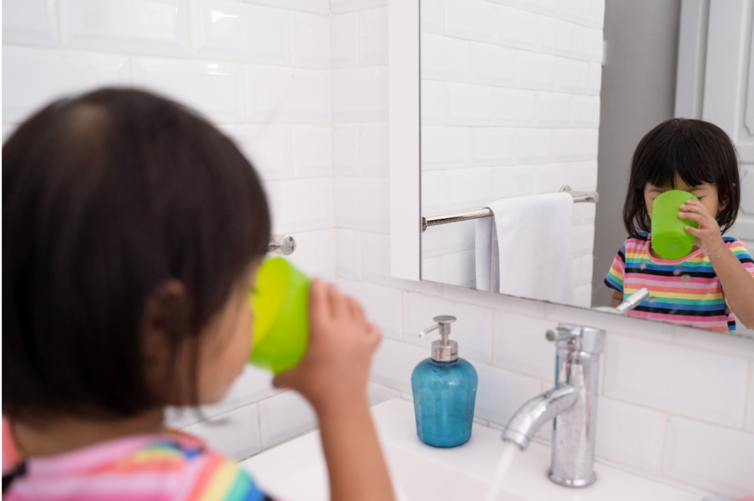 儿童雾化面罩怎么洗孩子做雾化治疗，家长必知的正确操作方法，请收好！_https://www.jmylbn.com_新闻资讯_第6张