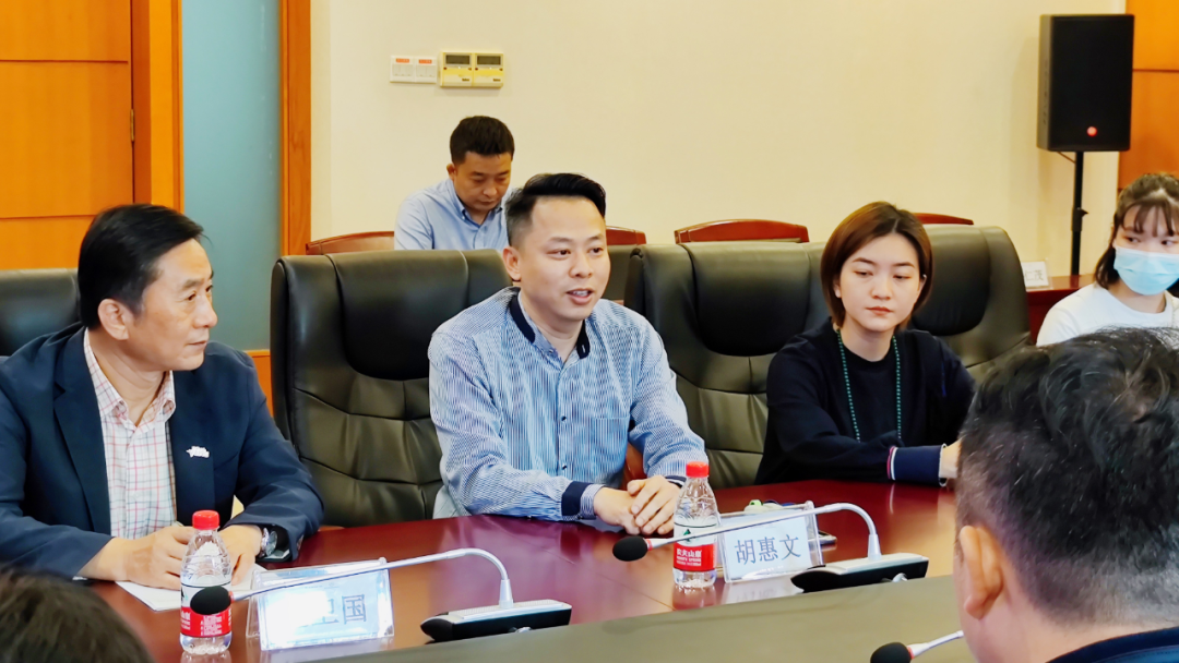 福田区企服中心冯向阳主任带队赴深圳商交会数智创新基地调研指导