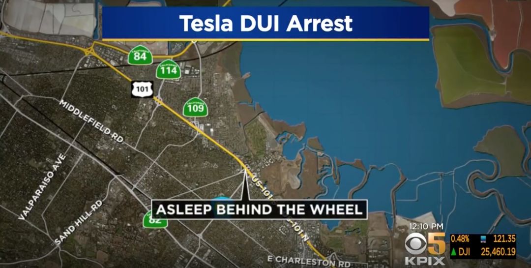 加州高速凌晨上演警车大追逐！交警围追无人驾驶Telsa10公里, 车内司机却睡得香！