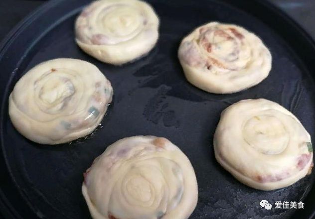 牛肉饼的制作方法_自制牛肉汉堡包饼_牛肉罩饼培训