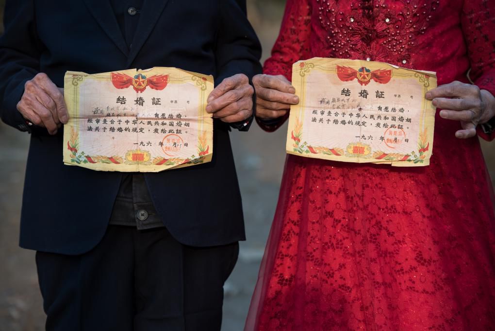 50年后，外婆终于等来一张婚纱照