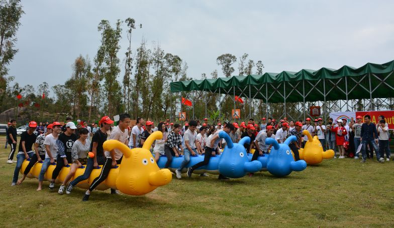 伟创力珠海体验式拓展培训日缤纷上演！