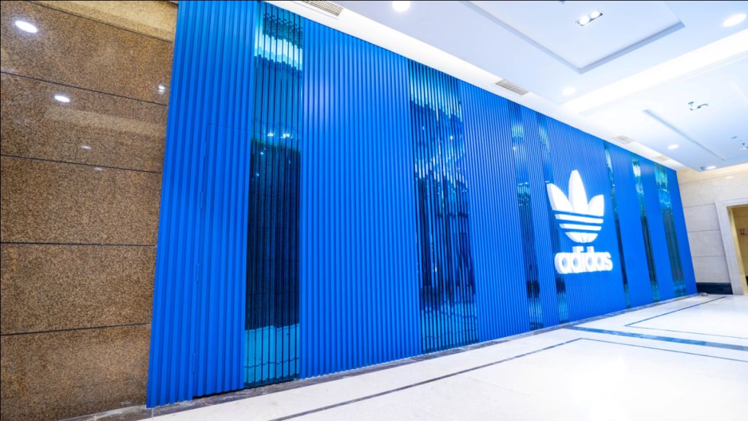 世貿天階引領街頭時尚運動風潮，全北京最大的adidas三葉草旗艦店重灌開業 時尚 第5張
