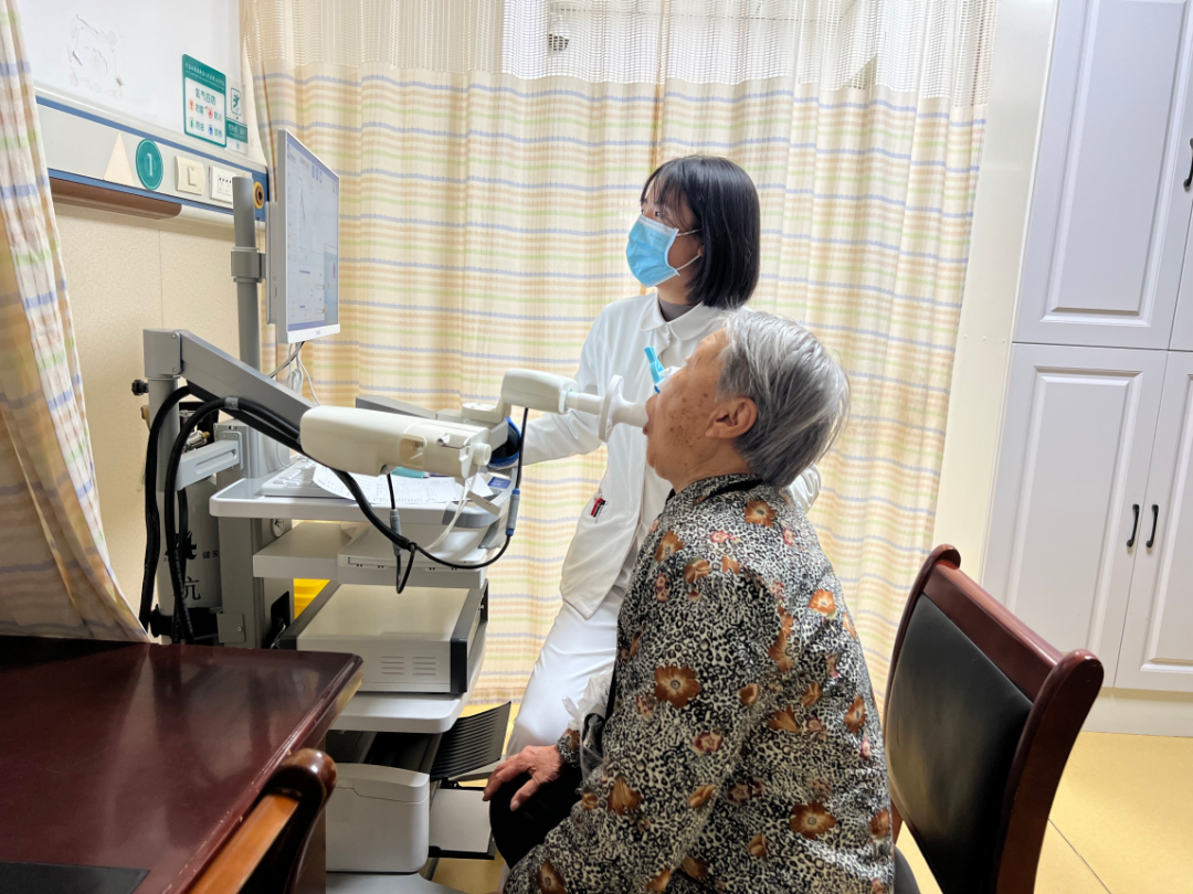 什么是有创呼吸机图片院区动态 ｜ 抢救生命，争分夺秒——泊里院区运用有创呼吸机成功抢救呼吸危重症患者_https://www.jmylbn.com_新闻资讯_第16张