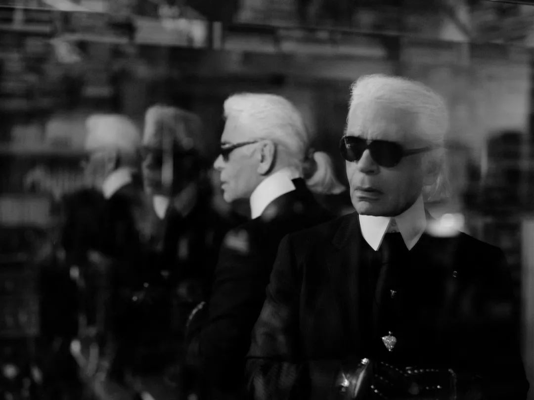 潮資訊 | 致敬Chanel藝術總監Karl Lagerfeld，一個時代終結了，但他的精神永存 時尚 第13張