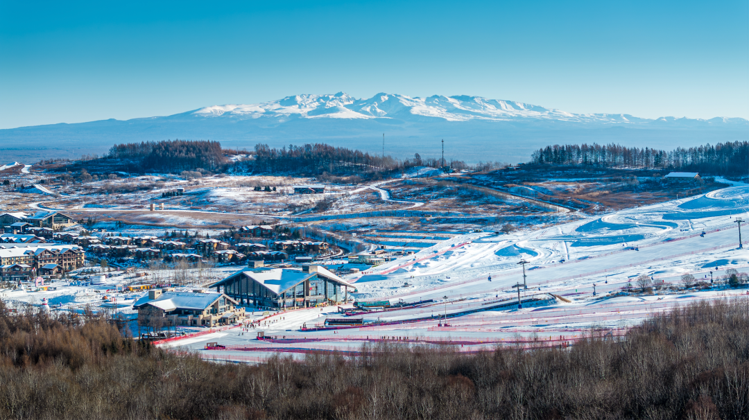 长白山华美胜地滑雪温泉度假酒店套餐 雪季预售899元起 含滑雪温泉接送