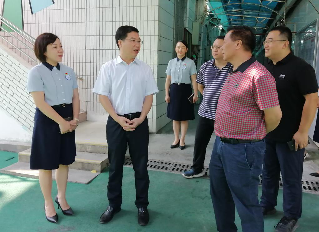 贺州市副市长蒋晓军深入学校和幼儿园开展食品安全督导调研工作