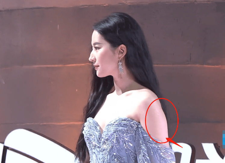 刘亦菲身材肥胖,俨然一个发福大妈,粉丝还称仙女不肯面对现实!