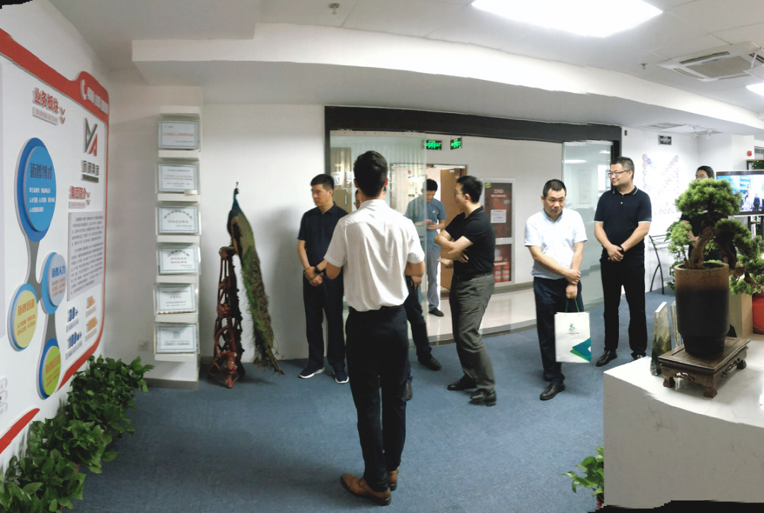 慈溪市人社局领导一行莅临迈普集团参观考察(图3)