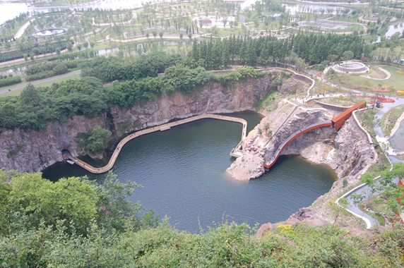上海辰山植物园矿坑花园与岩石园详解的图6