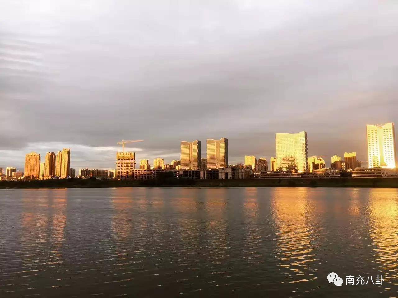 房产阴谋 ∣ 群狼【 圈养 】下中坝