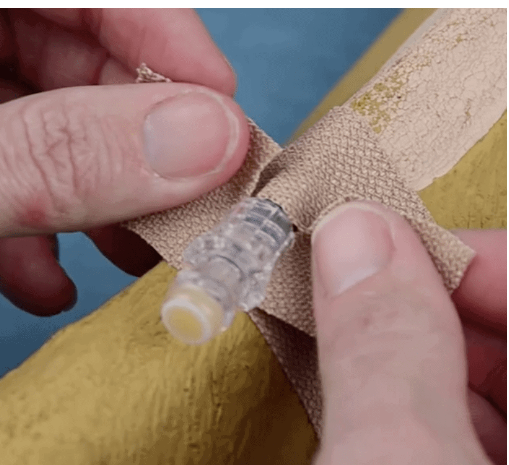 留置针怎么贴胶带【译文推荐】静脉留置针的放置：给兽医助理的提示、技巧和避免常见错误_https://www.jmylbn.com_新闻资讯_第8张