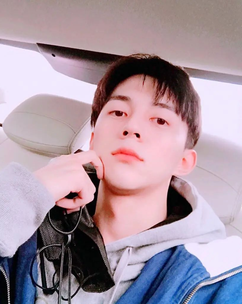 【男神】“北大杨洋”帅翻全网！一张神颜生图吸粉2000万：妈呀，我恋爱了（组图） - 12