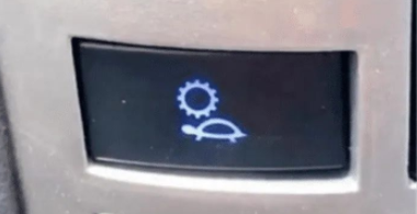 【汽車知識】儀表盤上出現“烏龜曬太陽”是啥意思？修車工看到急了眼：快剎車！的圖1