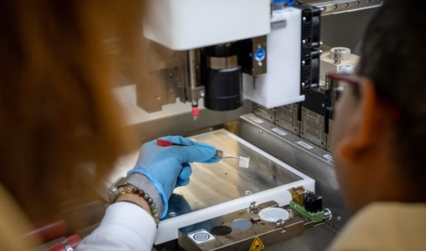 研究人员开发出天然3D打印骨移植材料，可减少金属植入物引起的并发症