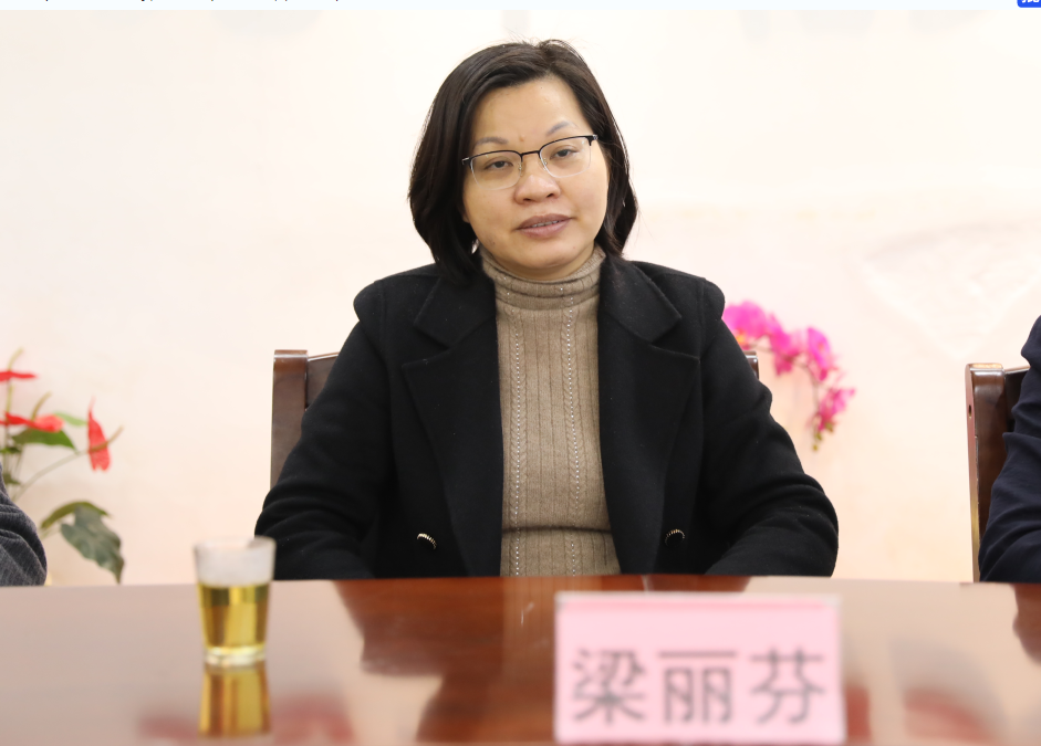 梁丽芬要求,各中小学校,幼儿园要全面落实校园疫情防控责任,提高学校