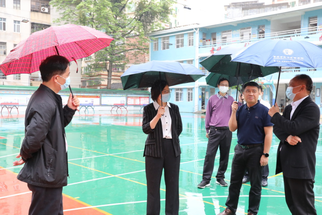 梁丽芬一行先后到怀城街道第二,第三,第五小学进行