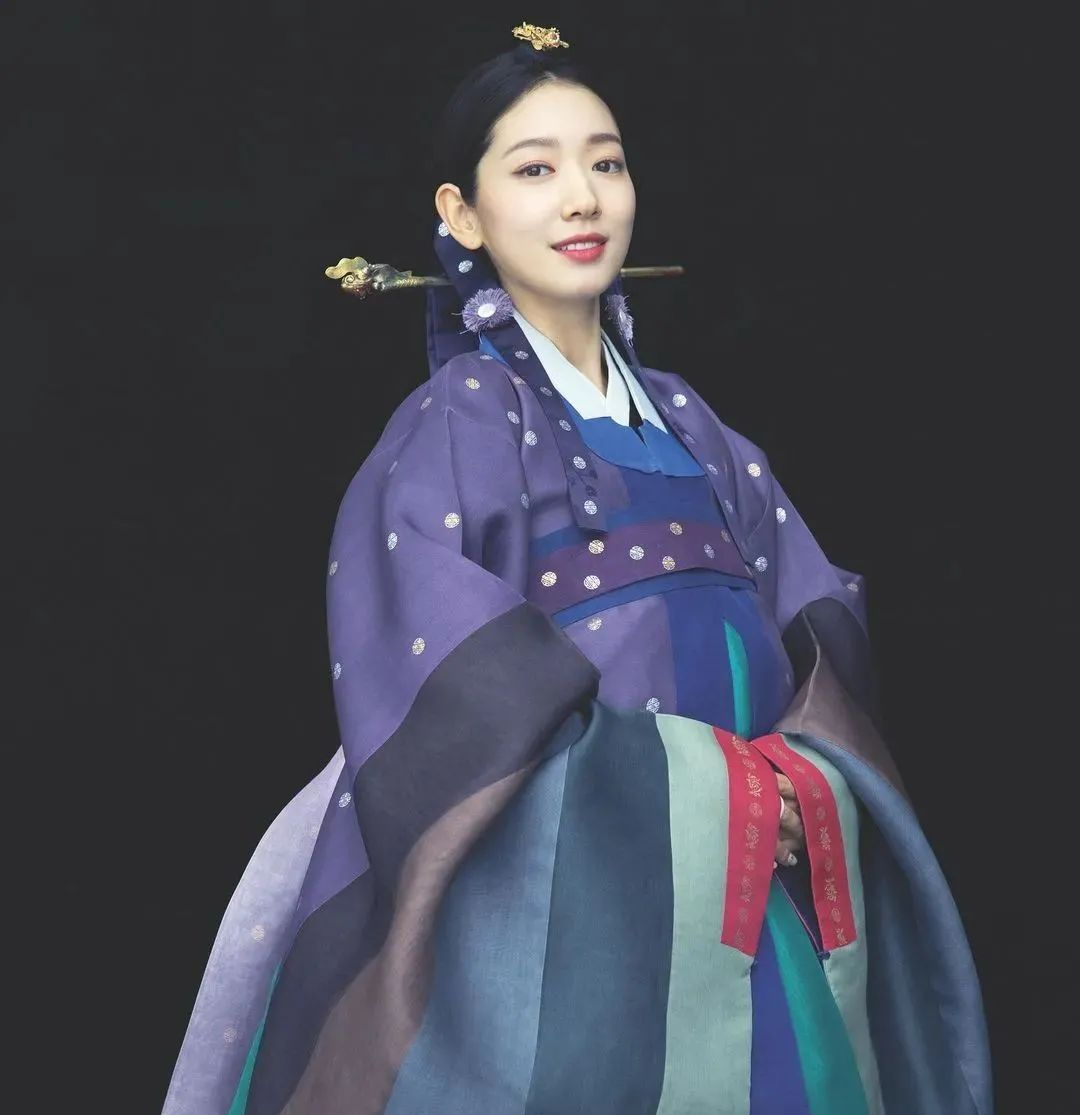 【情感】突然奉子成婚！悄悄恋爱5年，全网含泪祝福，可她老公谁啊...（组图） - 56