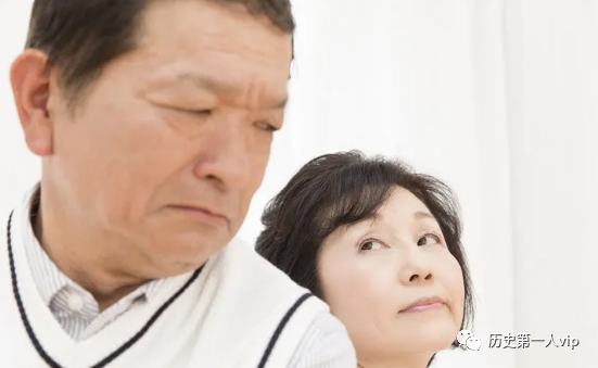 人体润滑剂有危害吗?妇科苦劝：人体润滑剂，对女性的身体有害吗？怎么正确使用？涨知识了-B哥情报局-飞机杯测评