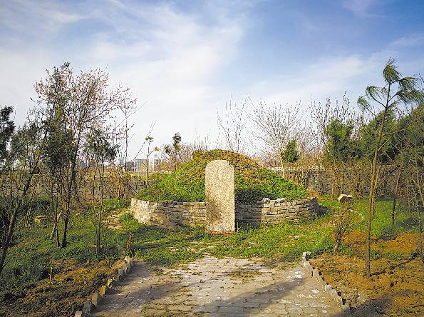 新城区花山村牛皋墓. 王宝郑 摄