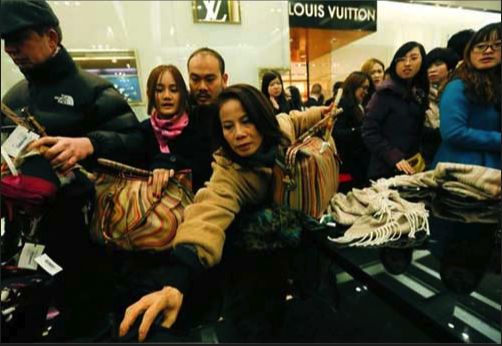 中国债务危机28万亿美元_20万亿美元有多重_中国最有钱的人有一万亿美元吗