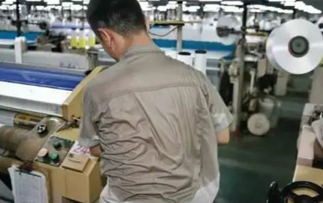 怪不得那么涼爽，牛逼工廠車間居然這樣降溫的，每年節省上萬電費!