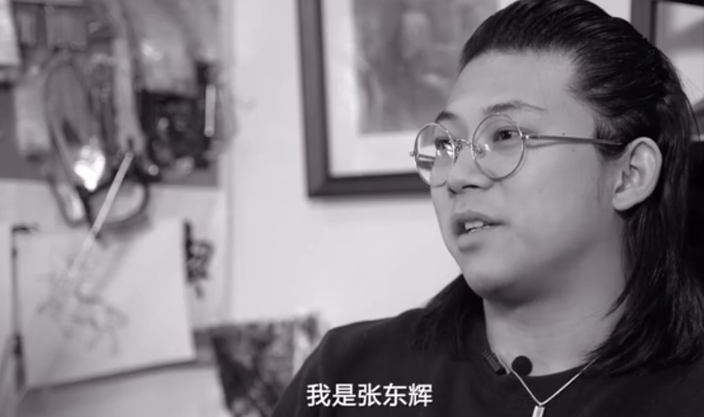 在核酸亭写“我也麻木”而被羁押三月的张东辉,被释放了(图1) 图片