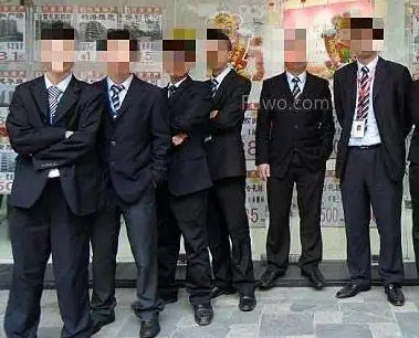 摩福男人展:夏天里的男人,穿什么都是错?!但这群人的穿搭不得不服!! 摩福男人展:夏天里的男人,穿什么都是错?!但这群人的穿搭不得不服!!